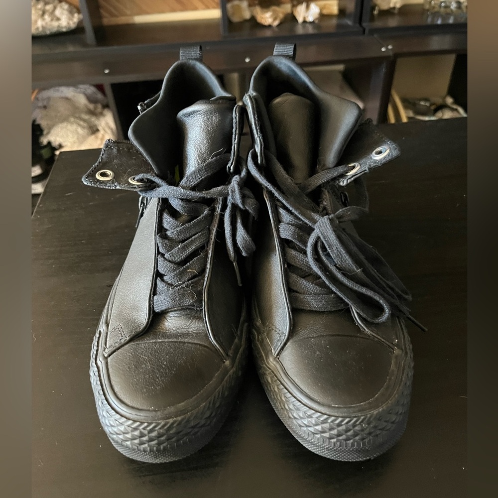 Black on black on black high top futuristic cool converse sneakers size 6